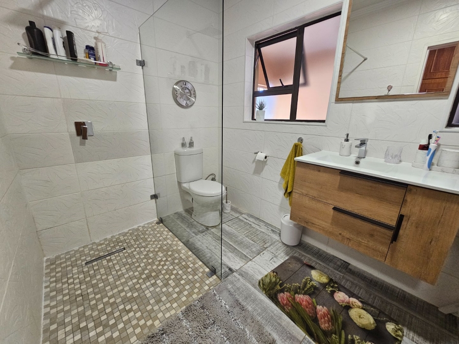 5 Bedroom Property for Sale in Panorama Free State
